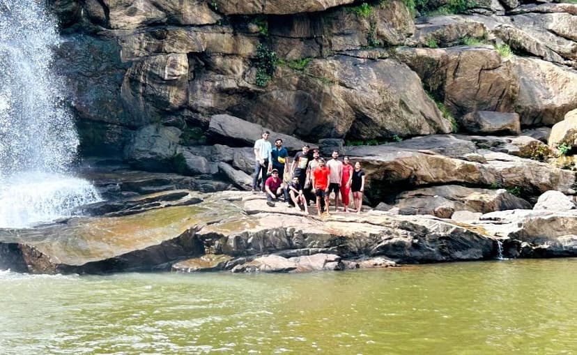 Backwaters and Peaks - A Scenic 4-Day Kerala Escap poster